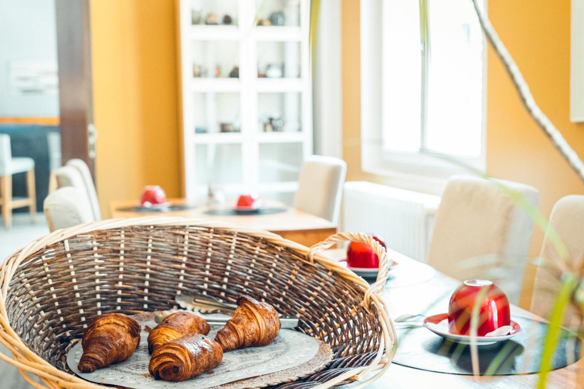 Logis Hotel La Magnanerie - Cote Bistro Aubignosc ภายนอก รูปภาพ